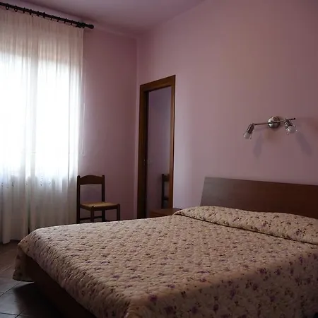 Dei Bersaglieri 호텔 알바레토 델라 토레