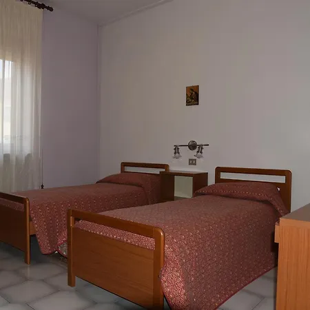 Dei Bersaglieri 호텔 알바레토 델라 토레